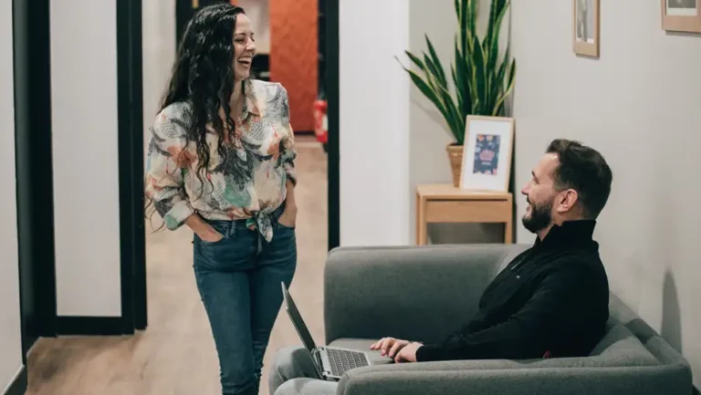 Maintenir la motivation des collaborateurs dans l'IT grâce au baromètre RH